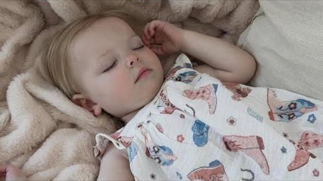 She loves reading with her daddy The way her eyes lit up when he started reading 😭