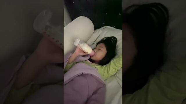 Udah gede Masih ngedotttt😂😂🤭🤭