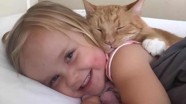This Senior Cat Treats the Little Girl Like His Own Baby