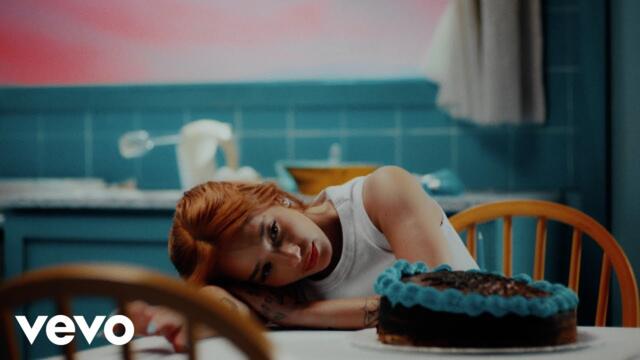 Ángela Torres - PLACARD (Official Video)