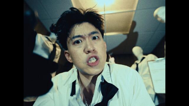 Rich Brian - Serpents! (Official Video)