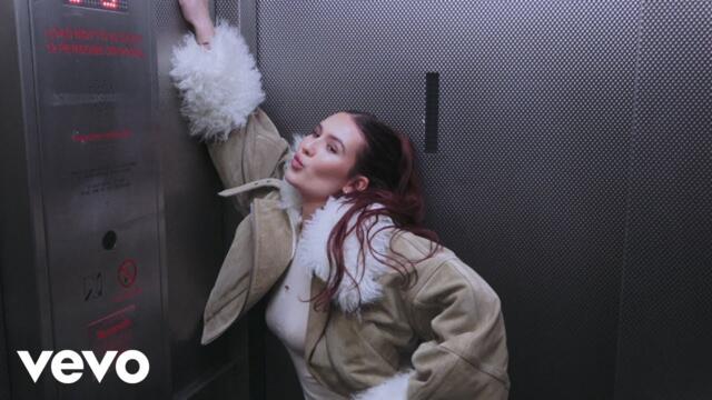 Mimi Webb - I Met A Boy (Official Music Video)