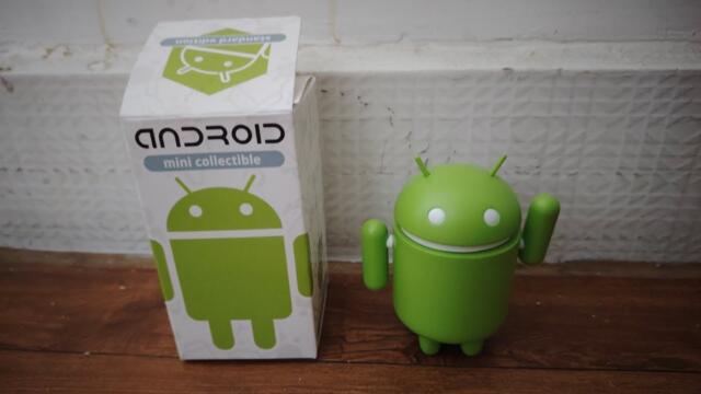Android robot(Bugdroid) unboxing