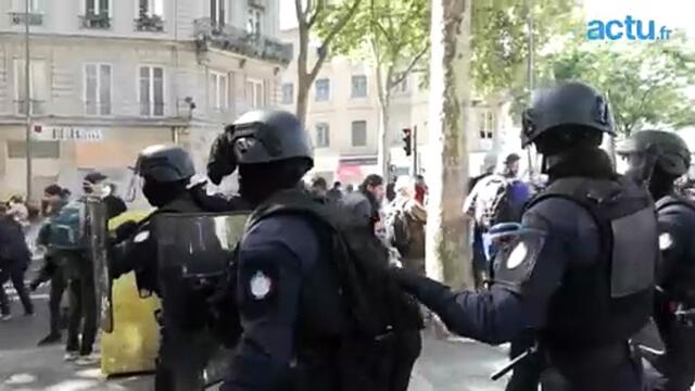 À Lyon, les forces de l'ordre font usage de gaz lacrymogènes face aux manifestants