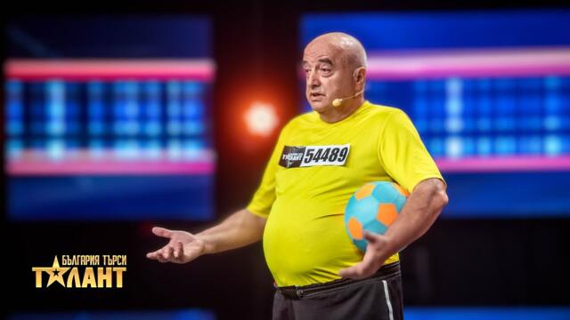 Васил Лазаров пее своя авторска песен I България търси талант