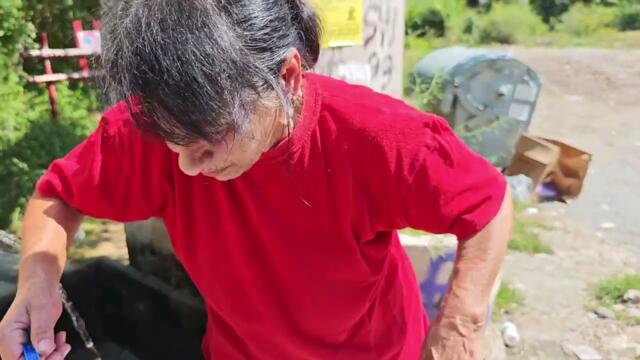 Чешмата в Прохода на Републиката – дар от бригадирите, лек и риск в едно