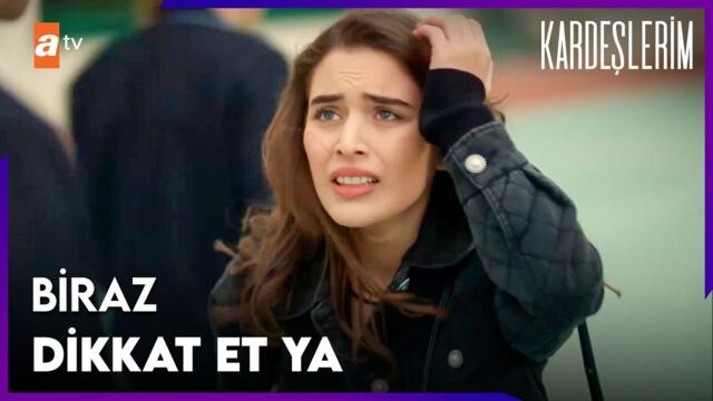 Ömer, Ayşe'nin kafasına top attı - Kardeşlerim 8. Bölüm