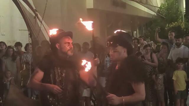 Огнено куклено дефиле по Главната улица в Пловдив