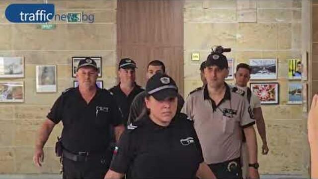 Докараха в съда сочения за убиец в Първомай, иска на свобода