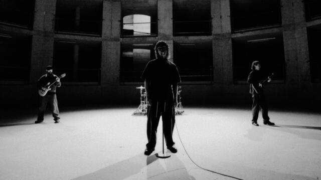 DON BROCO - Disappear (Official Music Video)