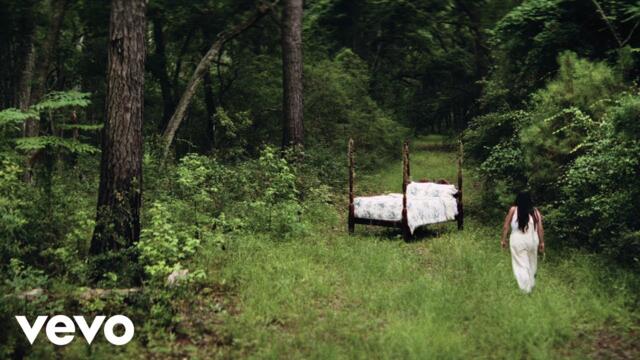 Gigi Perez - Sleeping (Official Music Video)