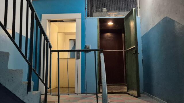 Раритетный распашной лифт-залипайка ЦРМЗ ≈1969 г, Г/П 500 кг, V=1 м/сек в Киеве