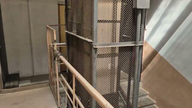 Тот самый маленький лифт в Киеве!