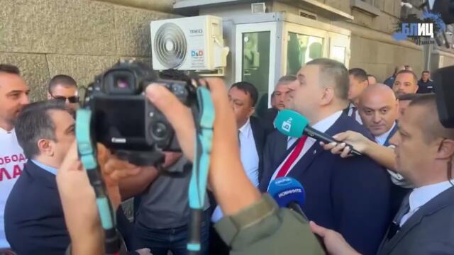 Напълниха гащите, идва държавата с главно "Д" | Байрам Байрам: Брадясалият Робинзон и той ги напълни