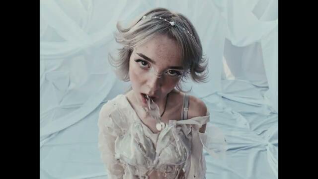 Sophie Powers - muddy (Official Music Video)