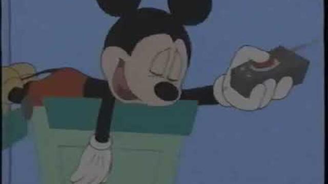 Disney Presents: Mickey's House of Villains (2002 VHS)