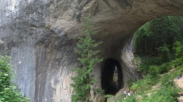 Компас /214/ Родопи - част четвърта. От хижа "Скални мостове" до Чудните мостове и обратно