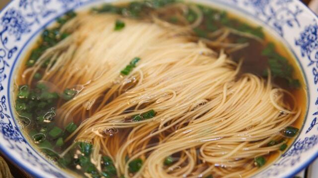 The Easiest Chinese Noodle Soup Recipe | 5 Minutes & 4 Ingredients