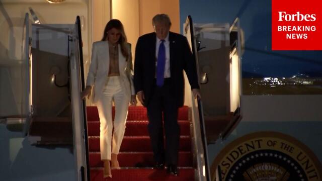 BREAKING NEWS: President Trump And First Lady Melania Trump Arrive At JBA On Air Force One