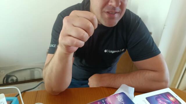 Смартфон новата ми придобивка разопаковане и ревю есен 2025