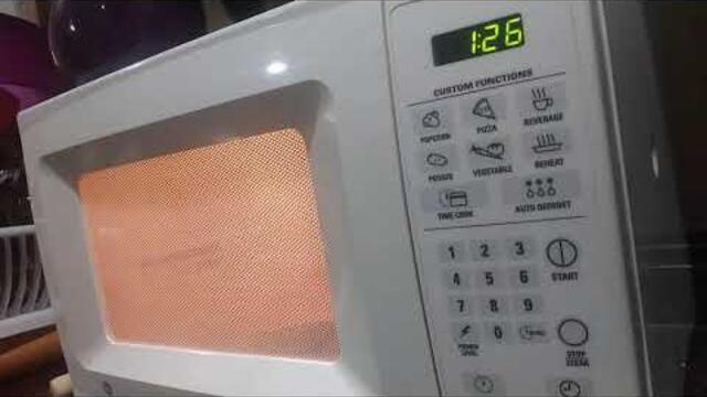 (ASMR) Microwave sounds. (with popcorn)