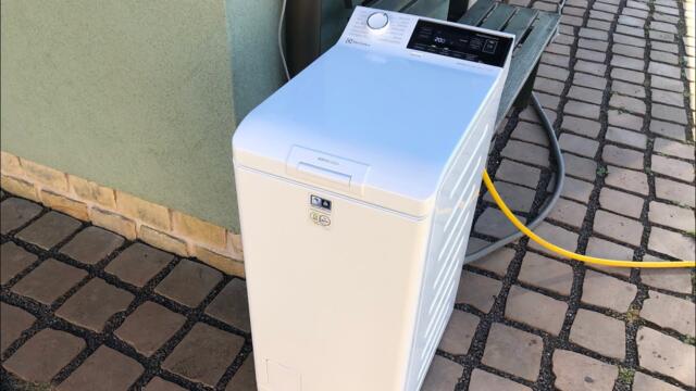 Electrolux PERFECTCARE 600 toploander washine machine start wash :)