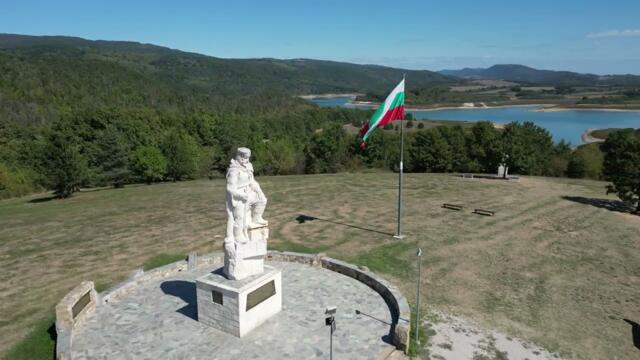 Мемориален комплекс Вълчан войвода с.Раювци   Memorial complex Vulchan Voivoda, village of Rayuvtsi