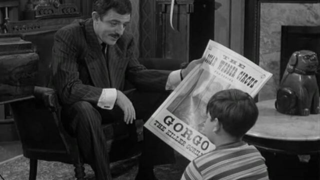 Мортиша се присъединява към Дамският клуб / Morticia Joins the Ladies League