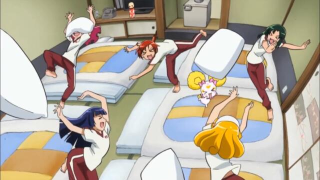 Smile PreCure - The Pillow Fight Scene (Subtitles available)