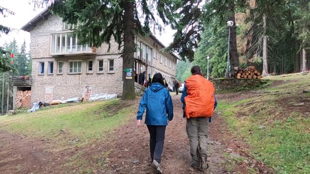 Компас /215/ Родопи - част пета. От хижа "Скални мостове" до хижа "Изгрев"