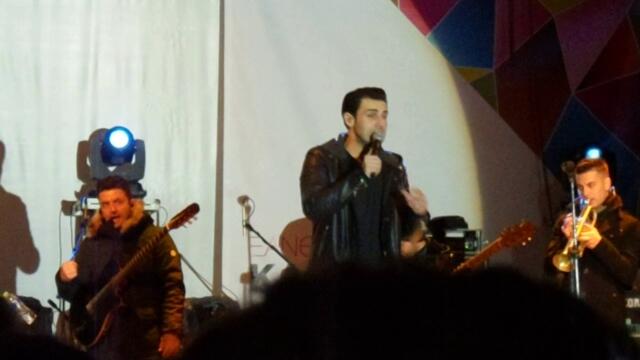 Petros Iakovidis - Otan To Anoikseis/Fotia Me Fotia/Pame Stoixima