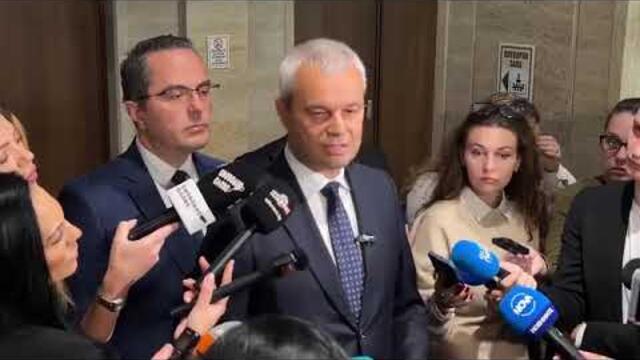 Костадин Костадинов: Българската държава води война с българската столица