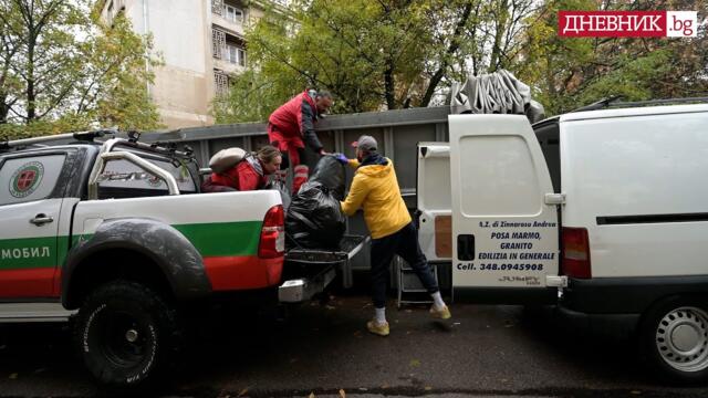 "Не трябва да отстъпваме като граждани": Как и защо жители на София събират боклука в "Красно село"