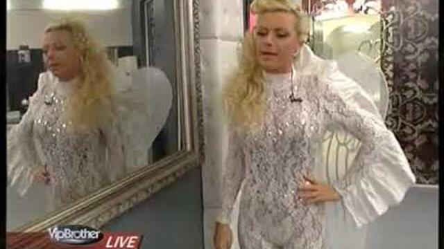 Камелия по прашки представя къщата на Vip Brother 3.