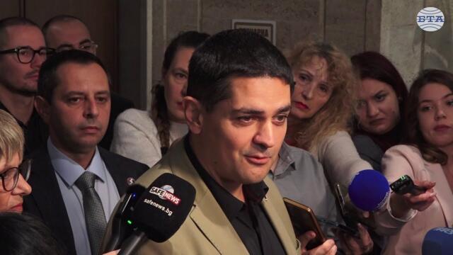 Отиваме на предсрочни избори заради провала на управляващите, коментира Радостин Василев