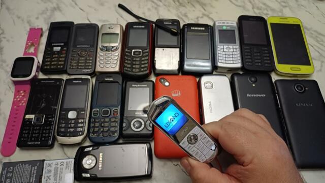 Купил на шару 100 редких ретро телефонов на Авито у коллекционера. Смотри что получил. Часть 2. Коты