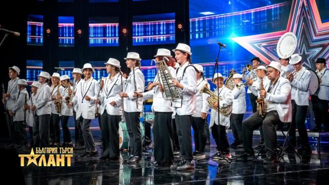 Завладяващо изпълнение от "Младежка музикална формация" I България търси талант