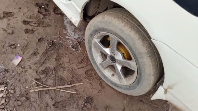 I parked my car in dusty area while going for shopping 🛍️