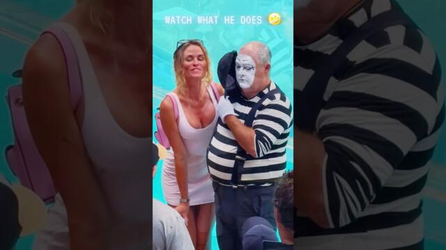 That look says everything 😂 Tom mime Seaworld #seaworldmime #tomthemime #funny #shorts