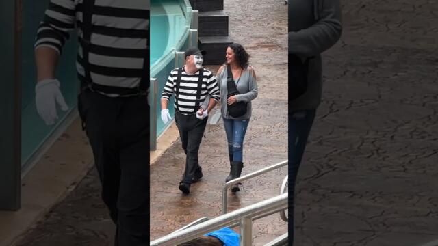 Permission Granted: Tom the Mime Gets the Green Light 🚦🤣 #seaworldmime #funny #tomthemime