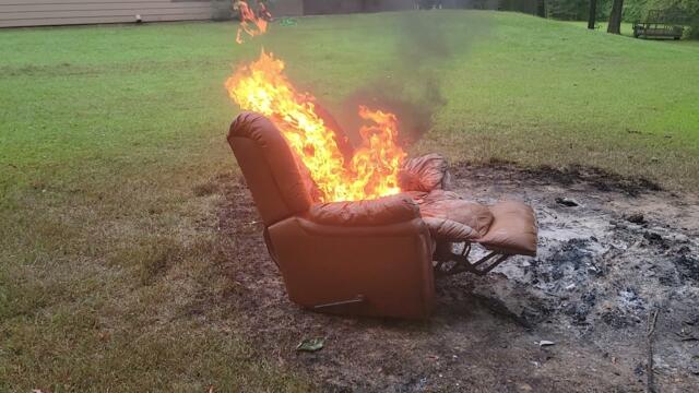 Burning Stuff 1184: Old Recliner