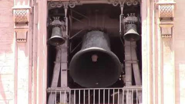 Campanas del Vaticano tocan y anuncian la Muerte del Papa Francisco