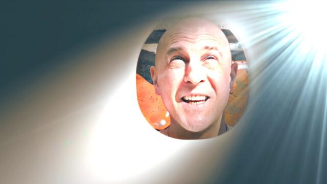 НА ТРИ МОРЕТА   Светльо Витков