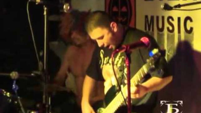 ХИПОДИЛ - песен за ТВОЯТА ТРЪБА (в клуб BIZARRE 2011)