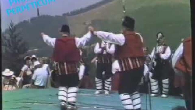 Танец гагаузов - тюркоязычных болгар, из Болгарии / 1986 год