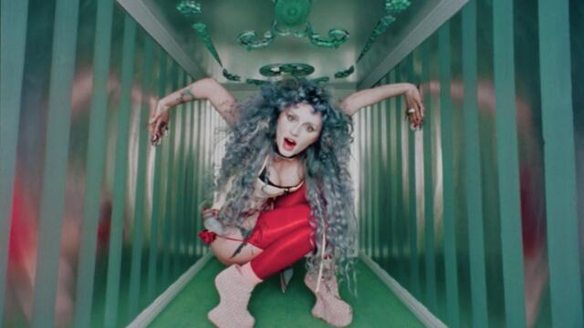 Ashnikko - Itty Bitty (Official Music Video)