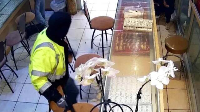 Bandits Dressed As Construction Workers Steal $3.2 Million in Jewelry