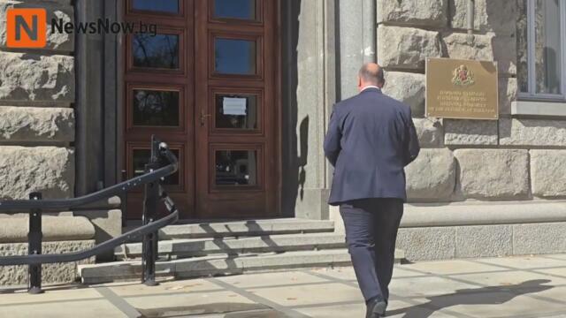 извънредно заседание: Гласуват увеличение на заплатите на младите лекари