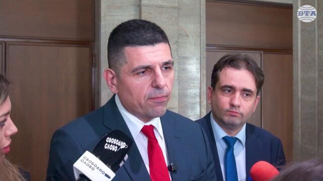 Мирчев: Пеевски видя Борисов да подписва оставката на Антон Славчев и показа снимките от Пазарджик