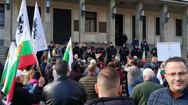 Страхил Ангелов на протест пред БНБ в гр. София на 03.11.2025 г. ... #искамесилева #ненаеврото